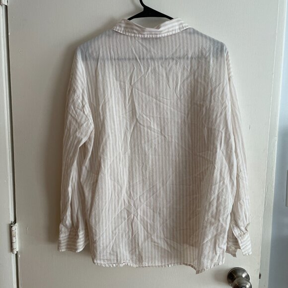 Elizabeth and James Striped Button Down Top - Picture 5 of 6